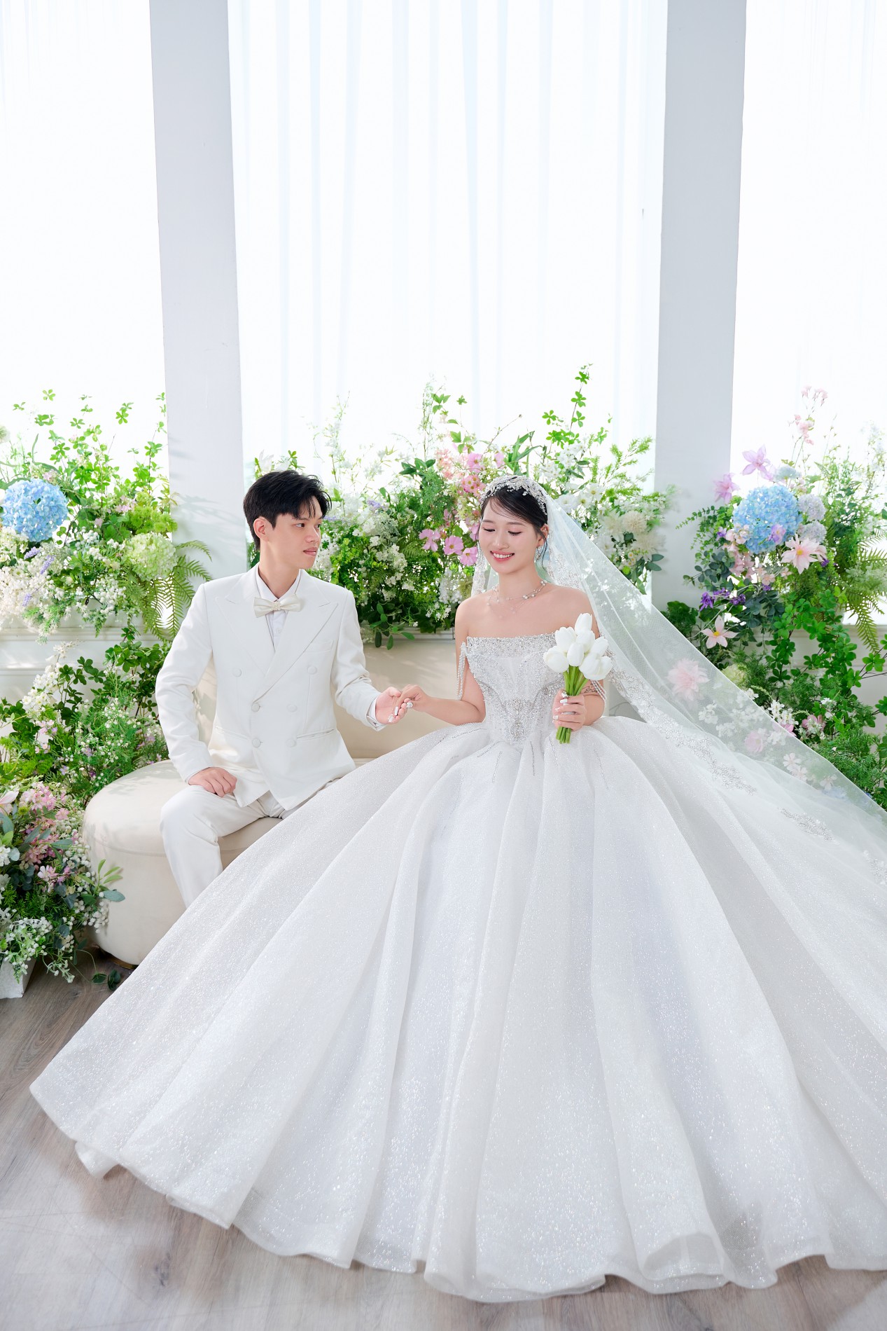 Văn Đông – Thảo Ngân